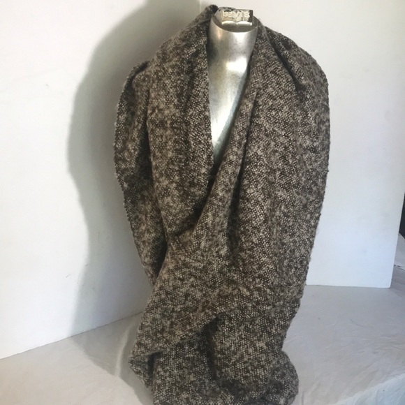 “SIMONS” Large Brown Tweedy Infinity Scarf. - Picture 2 of 6